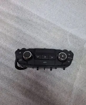 Opel Insignia A Climate control unit 13273095