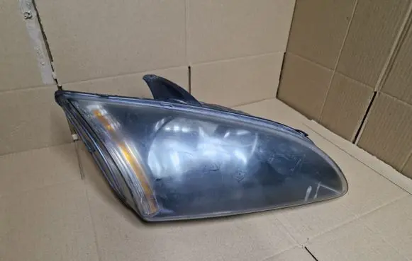 Ford Focus Headlight/headlamp