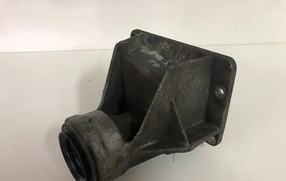 BMW 3 E46 Driveshaft support bearing bracket 7500851