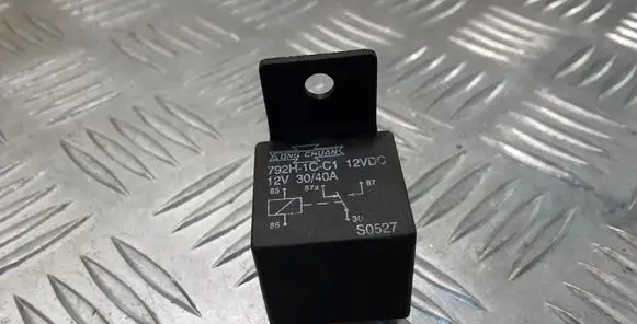 Mercedes-Benz E W210 Other relay 792H1CC1