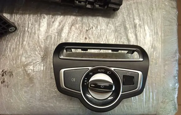 Mercedes-Benz V Class W447 Light switch A2059057007 10128761 9F01