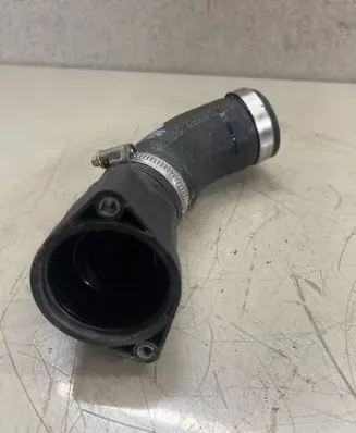 Seat Leon (5F) Turbo air intake inlet pipe/hose 04L131111T 8202270001 322122