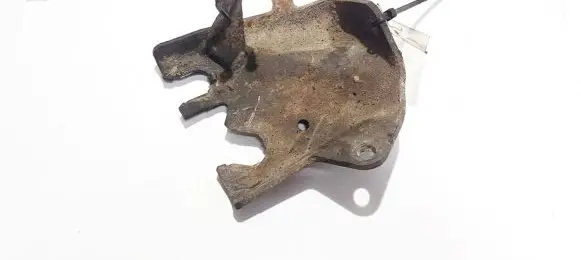 Mazda 3 I Engine mounting bracket