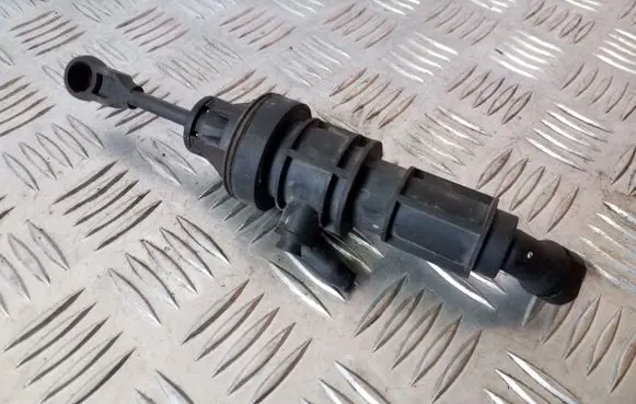 Mitsubishi ASX Clutch slave cylinder 