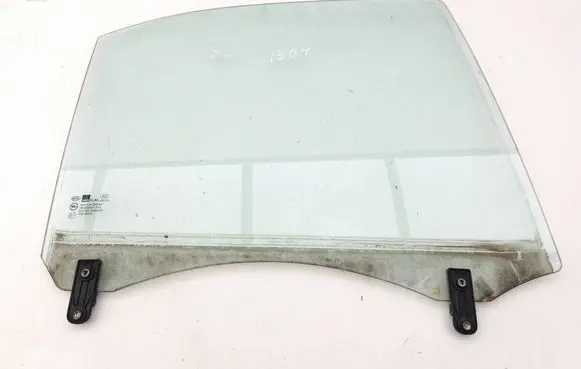 KIA Sorento Rear door window glass