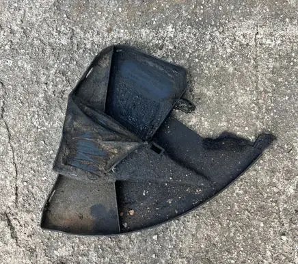Volvo XC70 Front bumper skid plate/under tray 8620001