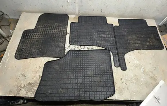 Volkswagen Touareg I Car floor mat set 