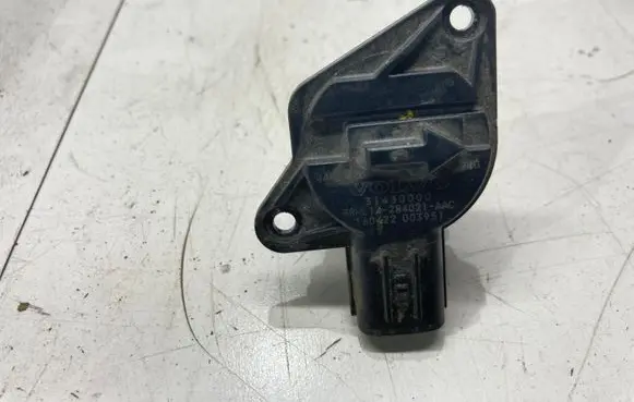 Volvo V40 Mass air flow meter 31430000