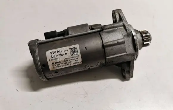 Volkswagen Golf VII Starter motor 02E911024M
