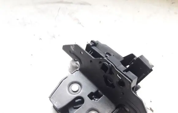 Opel Astra J Loading door lock 13587646