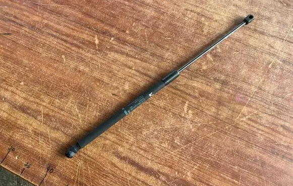 Audi A3 S3 8V Tailgate/trunk strut/damper 8V4827552