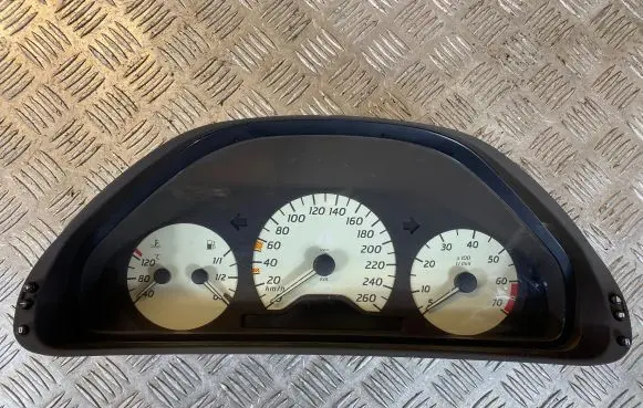 Mercedes-Benz CLK A208 C208 Speedometer (instrument cluster) 2085403011 84570307