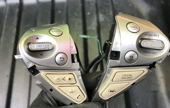 Infiniti FX Steering wheel buttons/switches 255501WW6B 255501CA1B