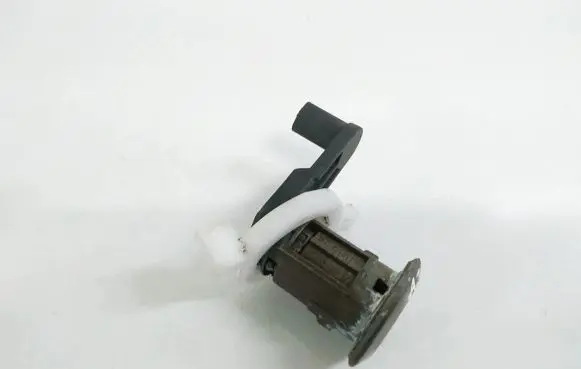 Renault Scenic I Front door lock (next to the handle) 7700838541