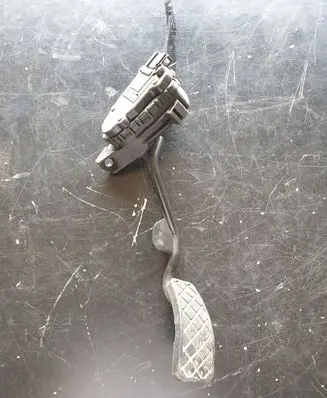 Volkswagen PASSAT B5.5 Accelerator throttle pedal 8E2721523C 6PV00777033