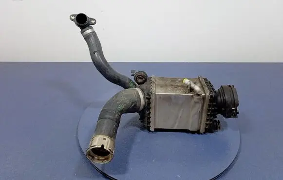 BMW X6 M Intercooler radiator 8660689