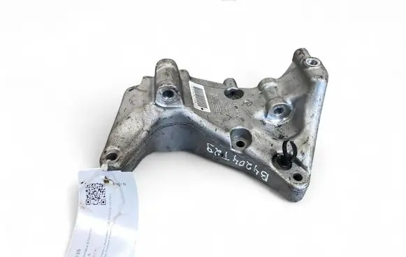 Volvo XC90 Generator/alternator bracket 31430704 P31430704