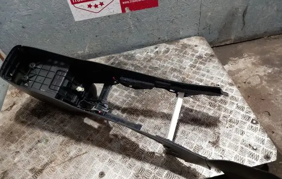 Toyota RAV 4 (XA30) Armrest 5891142030 T10042