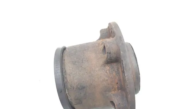 Nissan NV400 Rear wheel hub 695