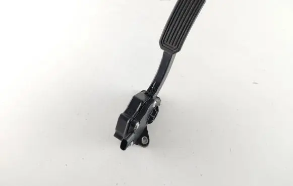 Toyota Prius+ (ZVW40) Accelerator throttle pedal 7811047100 7911047100 1988002420