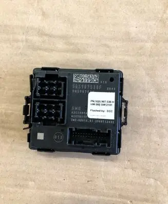 Volkswagen Golf VIII Door control unit/module 5QS907530H 5QS9075