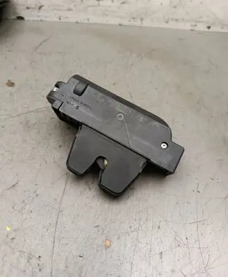 Peugeot 607 Tailgate/trunk/boot lock/catch/latch 15110406 965231780