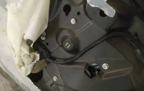 Chevrolet Aveo Sliding door window regulator with motor