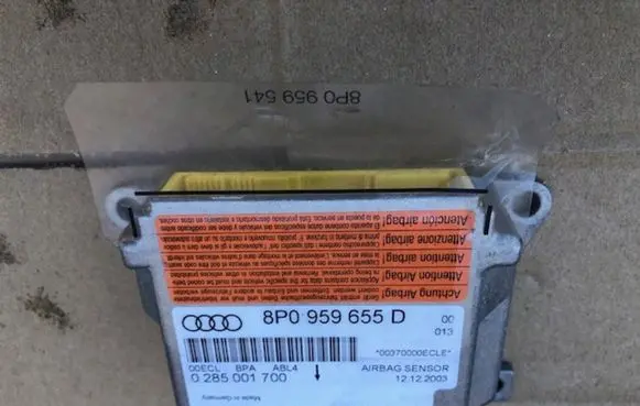 Audi A3 S3 8P Airbag control unit/module 8P0959655D