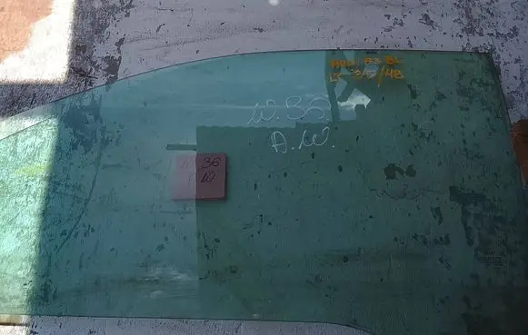 Audi A3 S3 8P Front door window glass four-door 43R00082