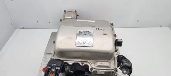 Voltage converter inverter