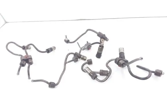 Fuel injector supply line/pipe