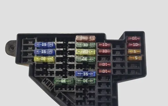 Audi A3 S3 A3 Sportback 8P Fuse module