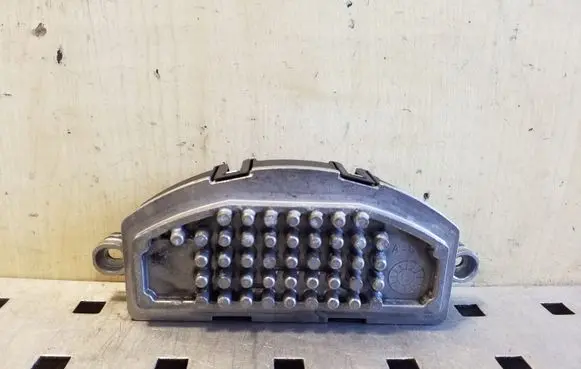 Volkswagen PASSAT B8 Heater blower motor/fan resistor 3Q0907521A