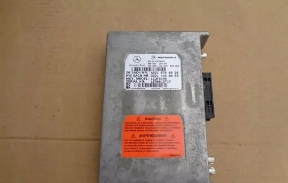 Mercedes-Benz ML W164 Bluetooth control unit module A2218700826