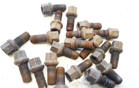 Nuts/bolts
