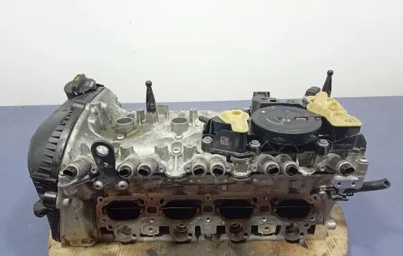 Volkswagen Tiguan Allspace Engine head 06L403AK