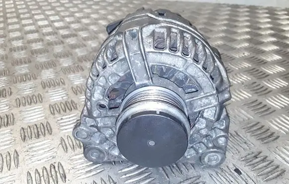 Audi A4 S4 B5 8D Generator/alternator 038903018rx