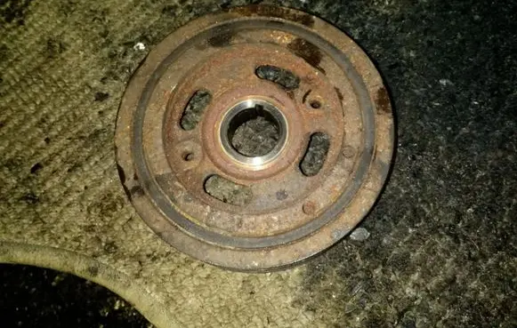 Suzuki Swift I Crankshaft pulley