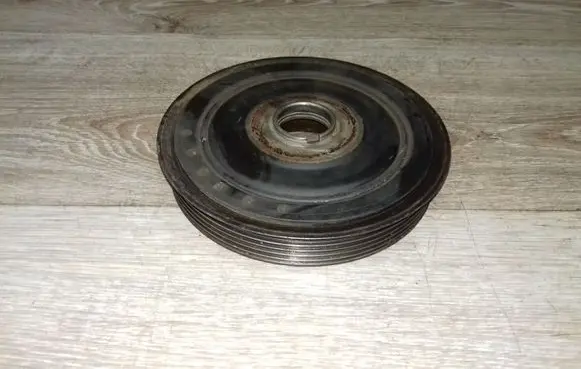 Volvo V50 Crankshaft pulley