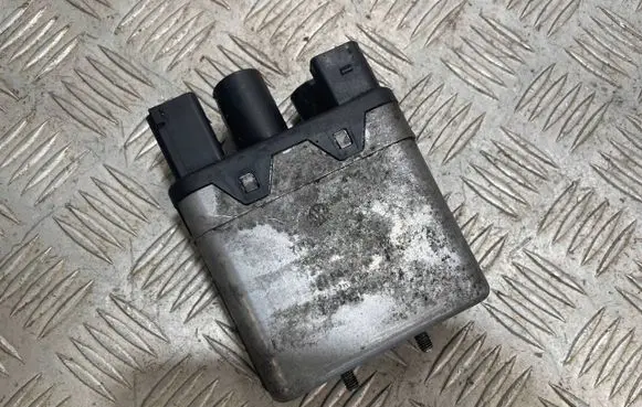 Volkswagen Transporter - Caravelle T5 Coolant fan relay
