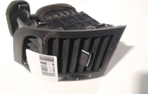 Chevrolet Captiva Dash center air vent grill