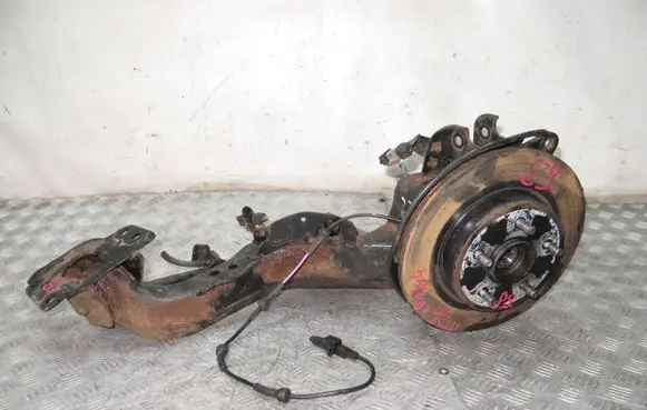 Nissan X-Trail T32 Rear wheel hub spindle/knuckle 