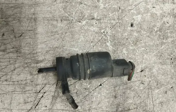 Volkswagen Golf IV Windscreen/windshield washer pump 1J0973722