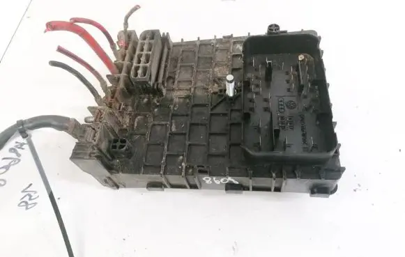 Volkswagen PASSAT B6 Fuse box set 3C0937125 63592777