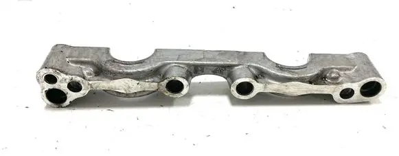 Toyota Avensis T270 Other cylinder head part 