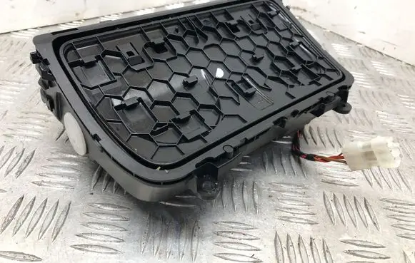 Cup holder front