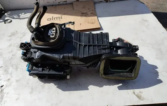 Volkswagen Golf VI Interior heater climate box assembly 1K1820015J