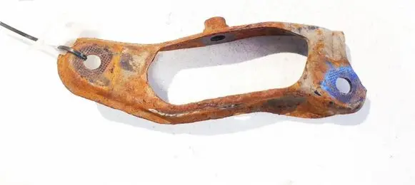 Honda Accord Bracket in trunk/boot 