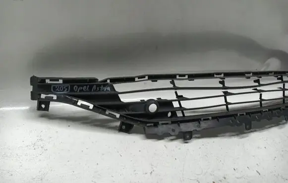 Opel Astra K Front bumper lower grill 13439798