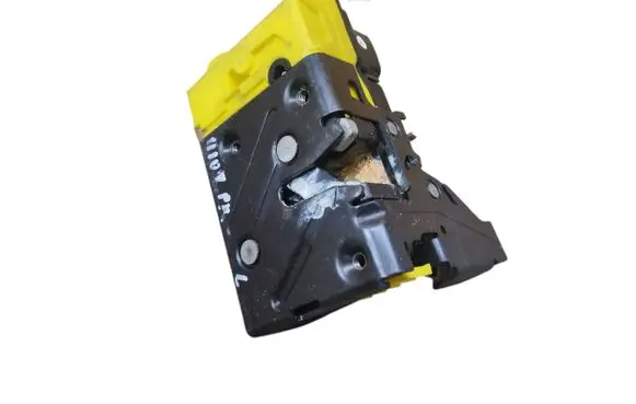Volvo XC90 Front door lock 30699747